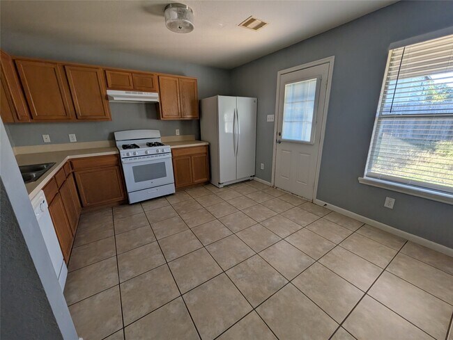 Foto del edificio - 8235 Wooded Terrace Ln