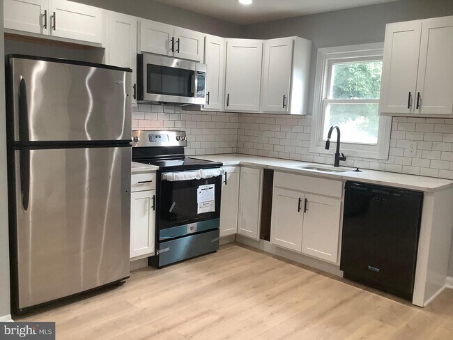 Foto del edificio - 15114 Laurel Oaks Ln
