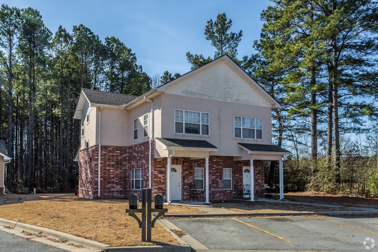 Building Photo - Camry Court Apartments