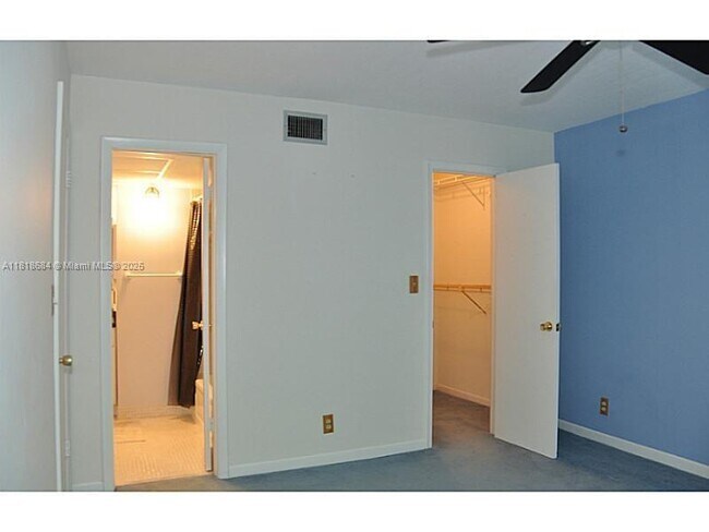 Building Photo - 3129 Oakland Shores Dr