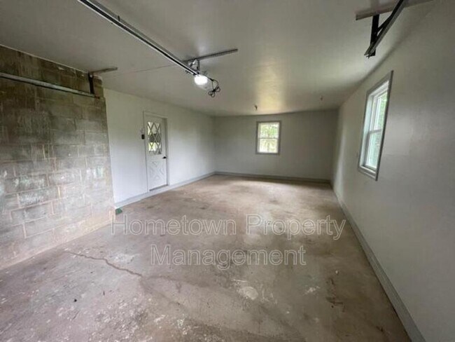 Foto del edificio - 1382 Armstrong Valley Rd