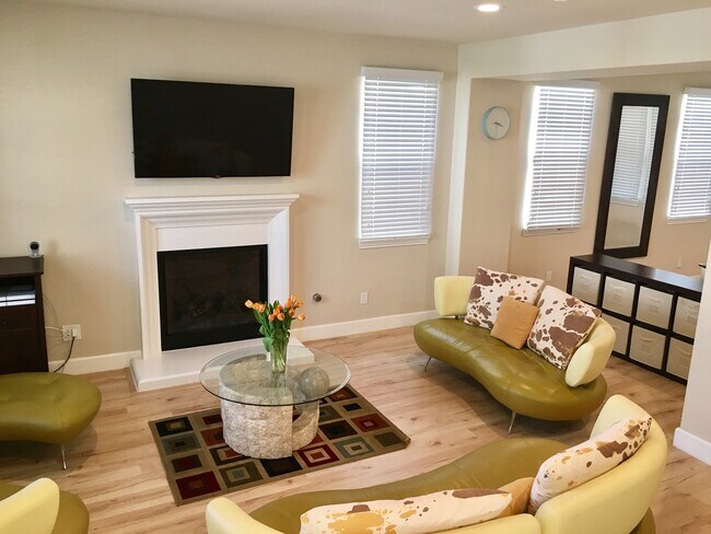 Building Photo - 7945 Whimbrel Ln