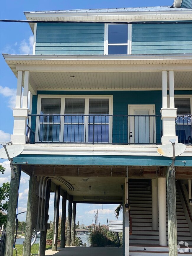Building Photo - 200 Lakeview Dr