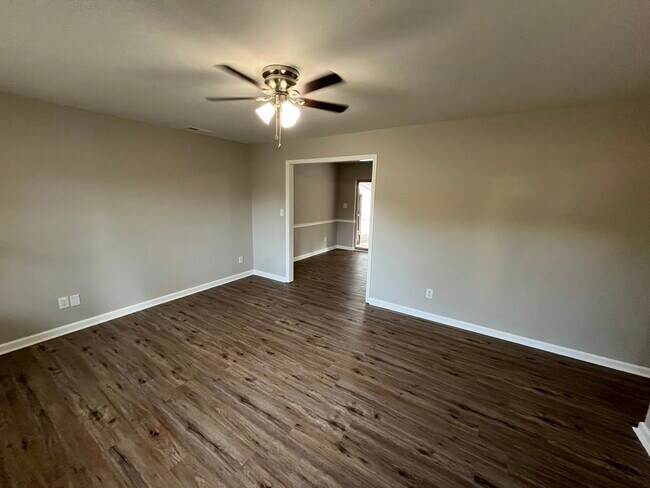 Foto del edificio - 125 Greenwood Cir