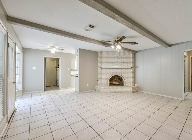 Large Living Room with Fireplace - 2302 Lynn Dr