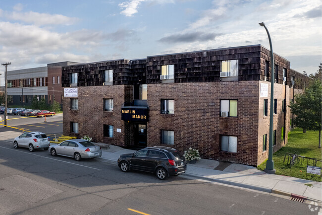 Building Photo - Marlin Manor
