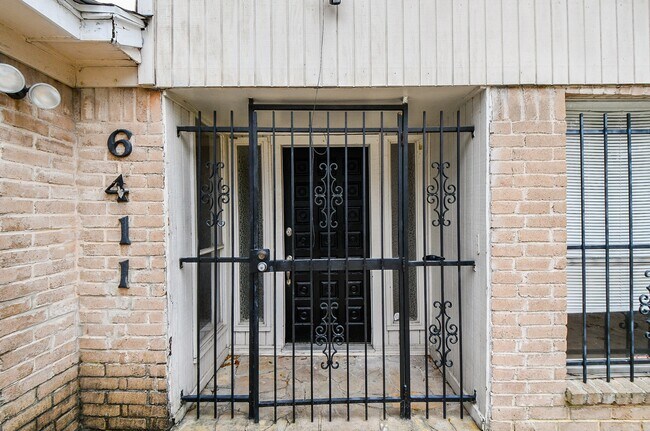 Foto del edificio - 6411 Teal Run Dr