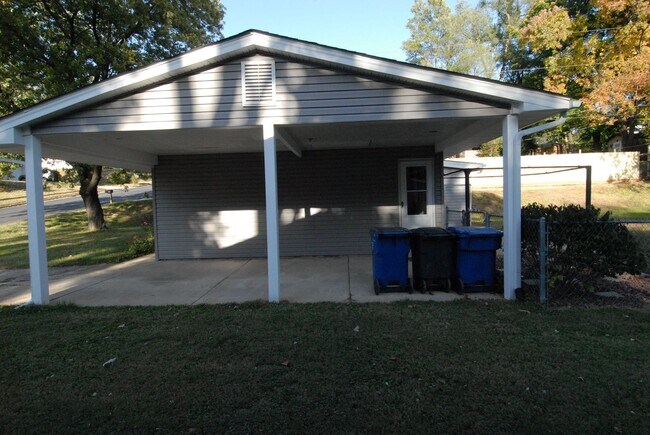 Building Photo - St Charles Area