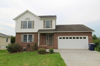 Building Photo - 1311 Stonechris Dr