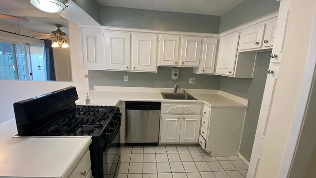 Foto del edificio - "Charming Two-Bedroom Retreat in Chatsworth - Your Perfect Sanctuary Awaits!"