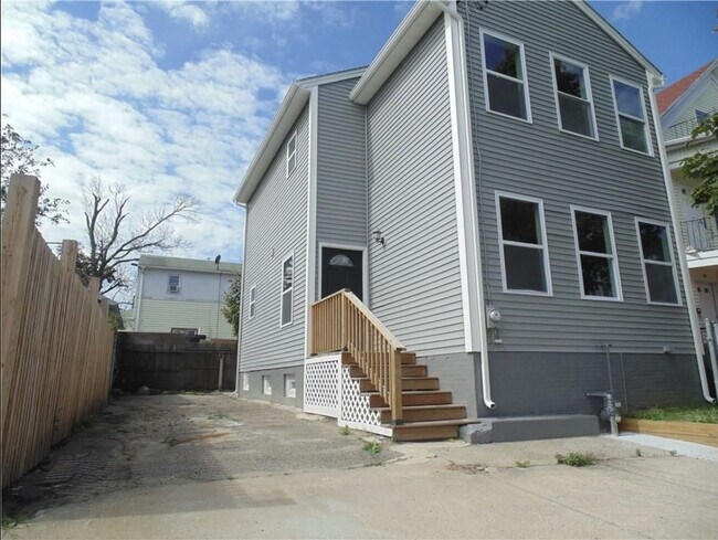 Foto del edificio - 3 bd 2 ba Single family home