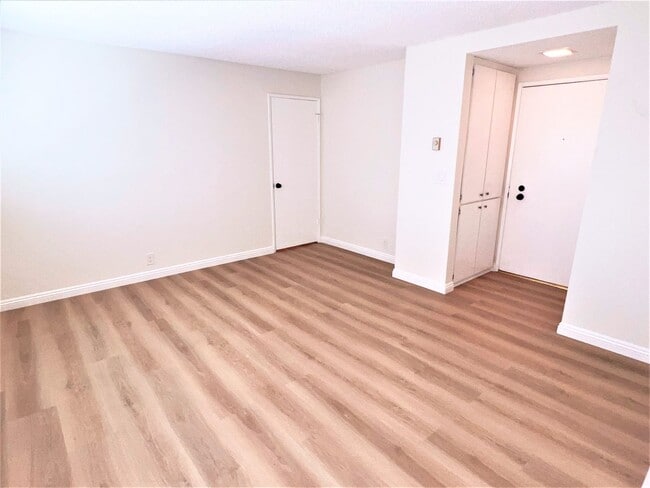 Foto del edificio - 927 W 9th St