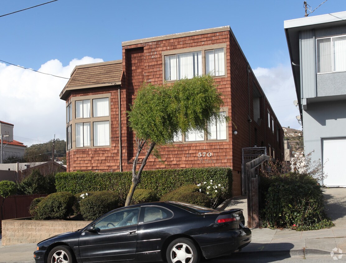 Building Photo - 570 Baden