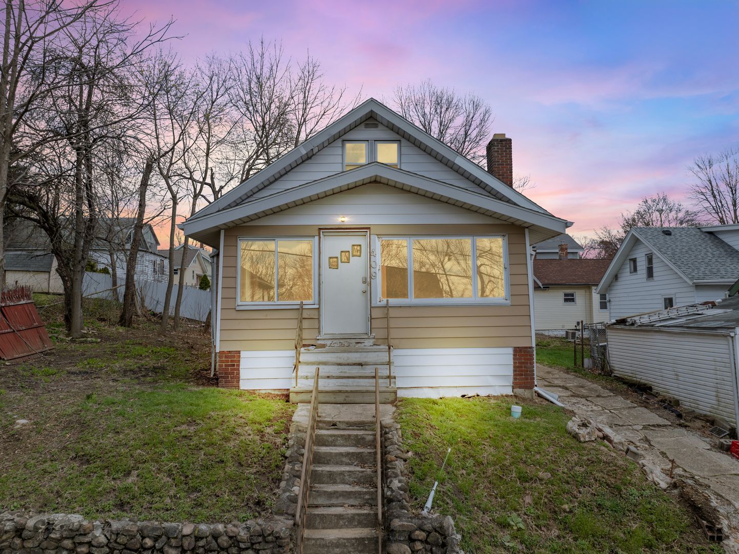 409 Pioneer St Akron, OH 44305 – photo 1