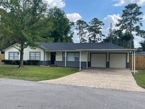 Building Photo - 10029 Hazelhurst Dr