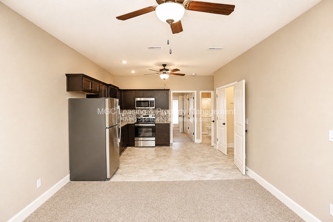 Building Photo - 2165 SW Timbertrace Ln