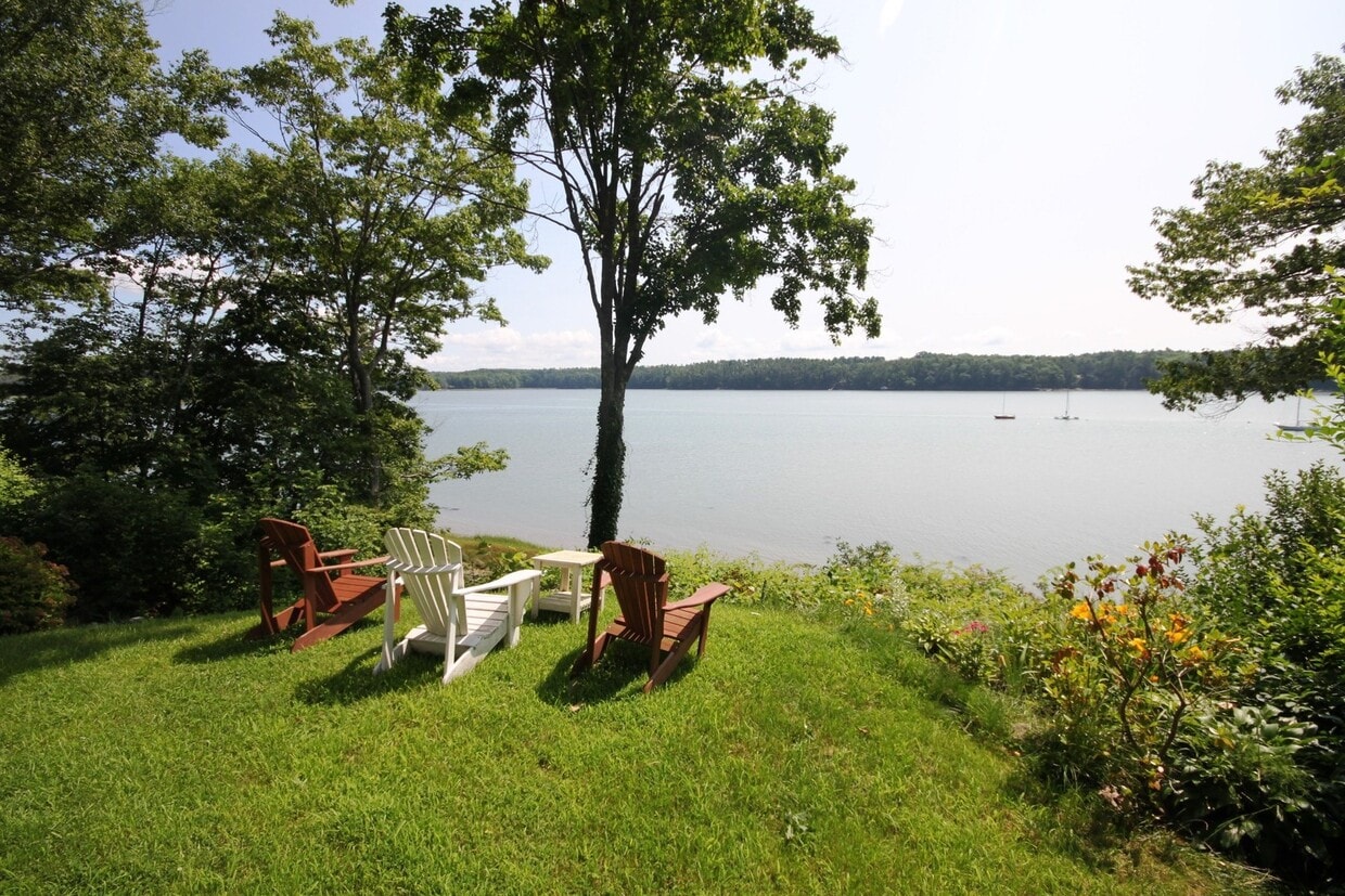 Foto principal - 3bd/2ba Waterfront House for Rent in Freep...