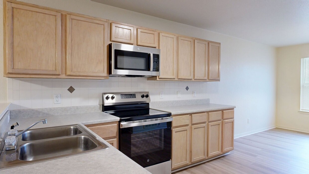 Primary Photo - FREE APRIL RENT + REDUCED $1,050 RENT!!!!!