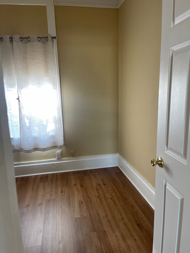 Dormitorio - 14372 Olive St