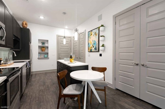 Foto del edificio - 1 br, 1 bath Condo - 23510 Canyon Golf Rd