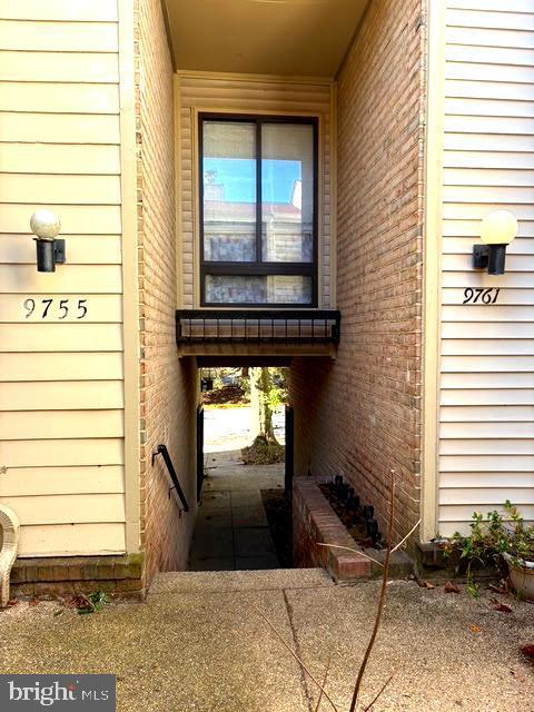 Building Photo - 9759 Lake Shore Dr