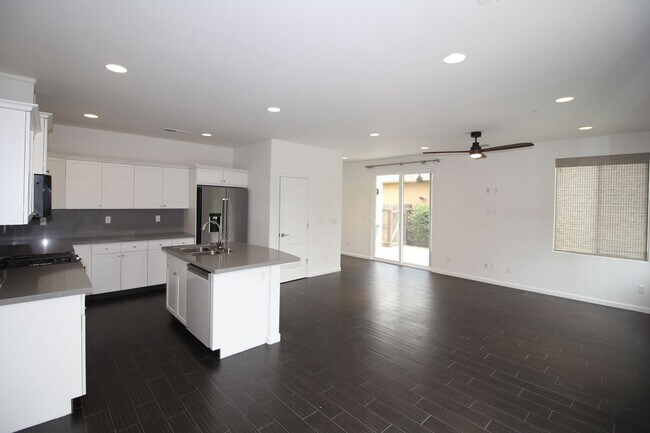 Building Photo - 2102 Makenna Dr