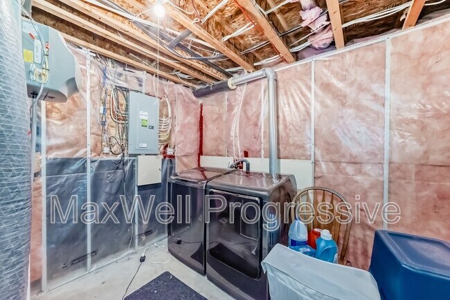 Building Photo - 9135-9213 213 St NW