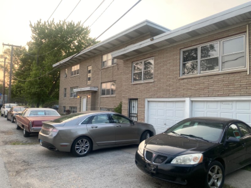 1069 Burnham Ave Unit F, Calumet City, IL 60409 Room for Rent in Calumet City, IL