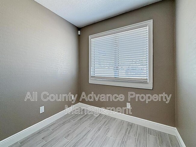 Building Photo - 1471 S Missouri Ave