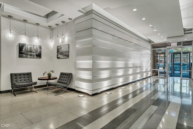Building Photo - 1305 S Michigan Ave
