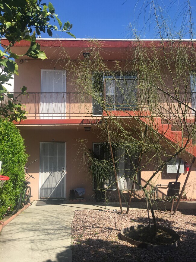 Fachada del edificio - 9826 San Miguel Ave