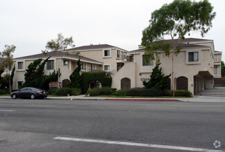 Building Photo - Arriba Apartments