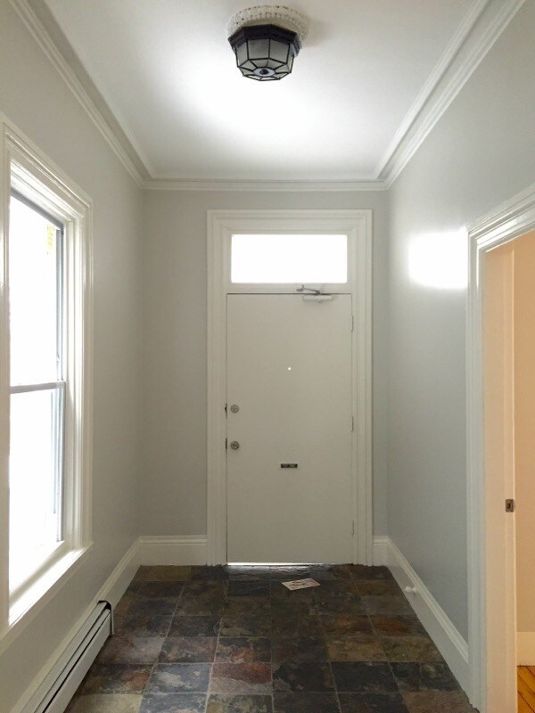 Entrance/Mudroom - 122 Vinton St