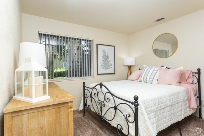 2 habitaciones - Habitación - Live Oak Apartments