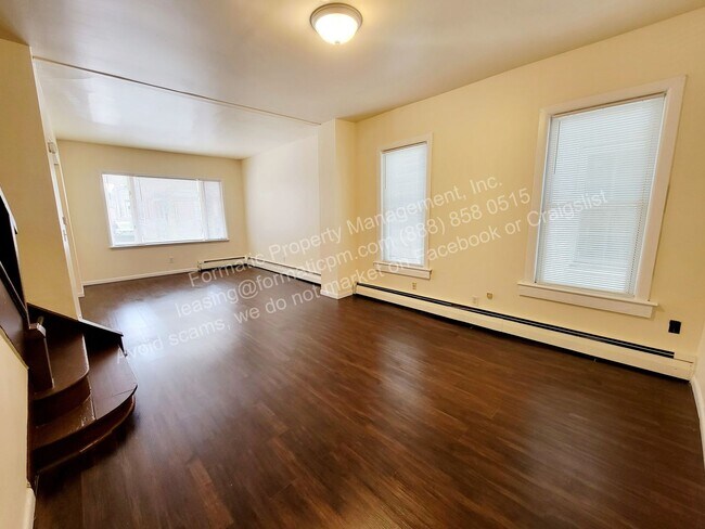 Foto del edificio - 377 S River St