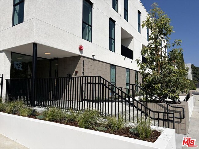 Foto del edificio - 5119 Colfax Ave