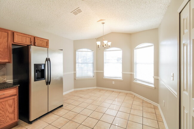 Foto del edificio - 597 Prosperity Lake Dr