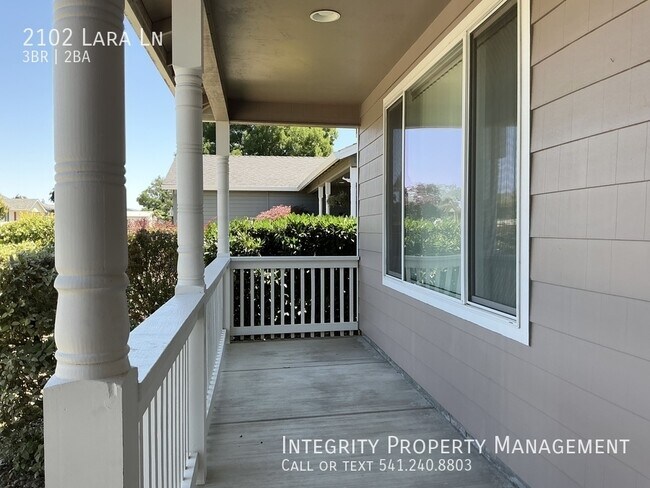 Building Photo - 2102 Lara Ln