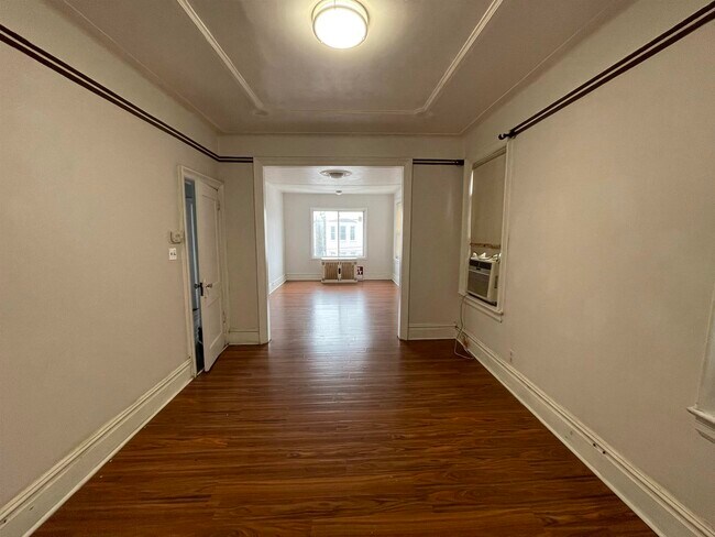 Foto del edificio - 302 Chapel Ave