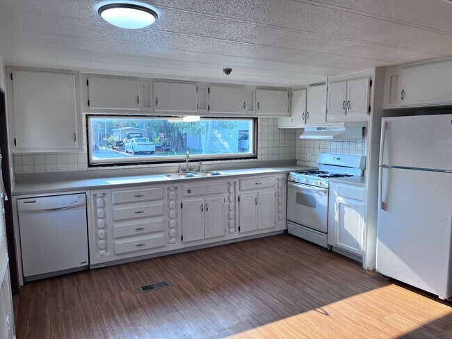 Foto del edificio - Home Sweet Home in Marianna Village - 2 bedroom and 1.5 bath