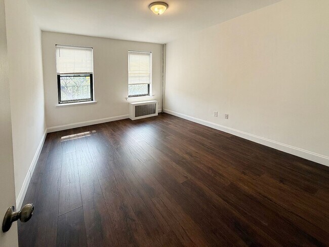 Foto del edificio - 32-86-86 35th St