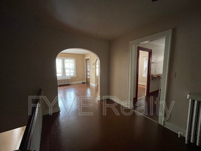 Foto del edificio - 5815 Lincoln Ave