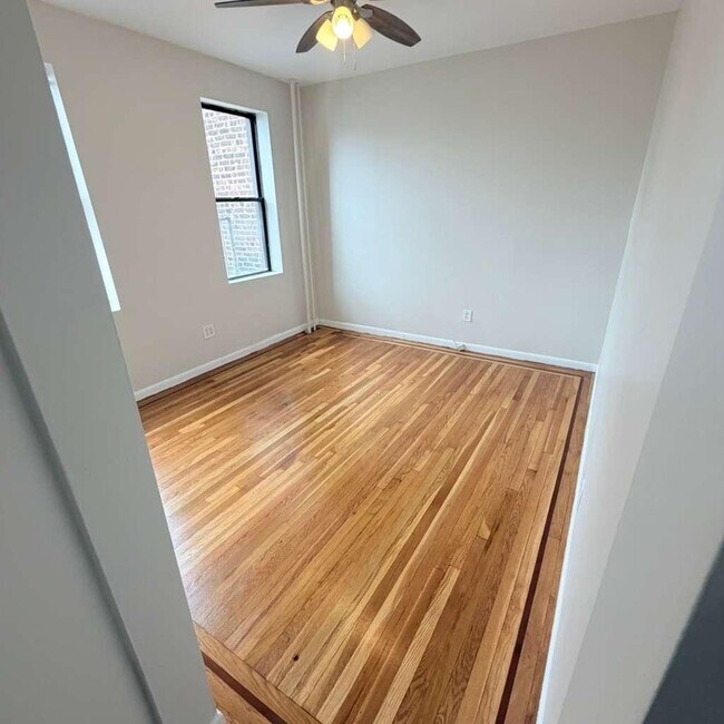 Foto del edificio - 7111 Palisade Ave