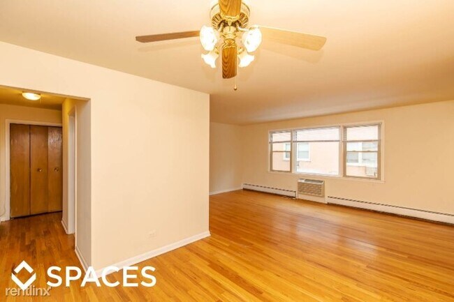 Building Photo - 1324 W Lunt Ave
