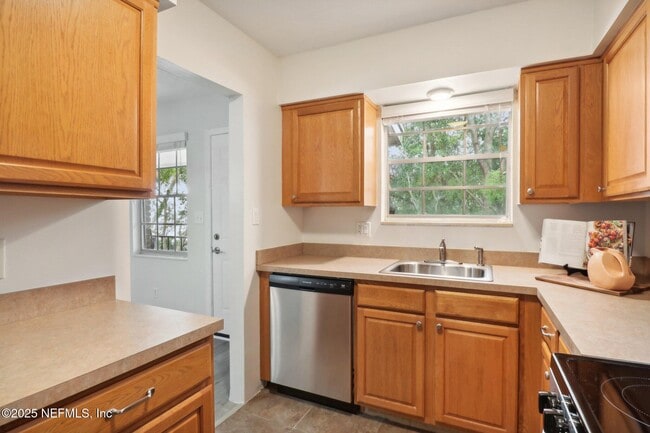 Foto del edificio - 1846 Mallory St