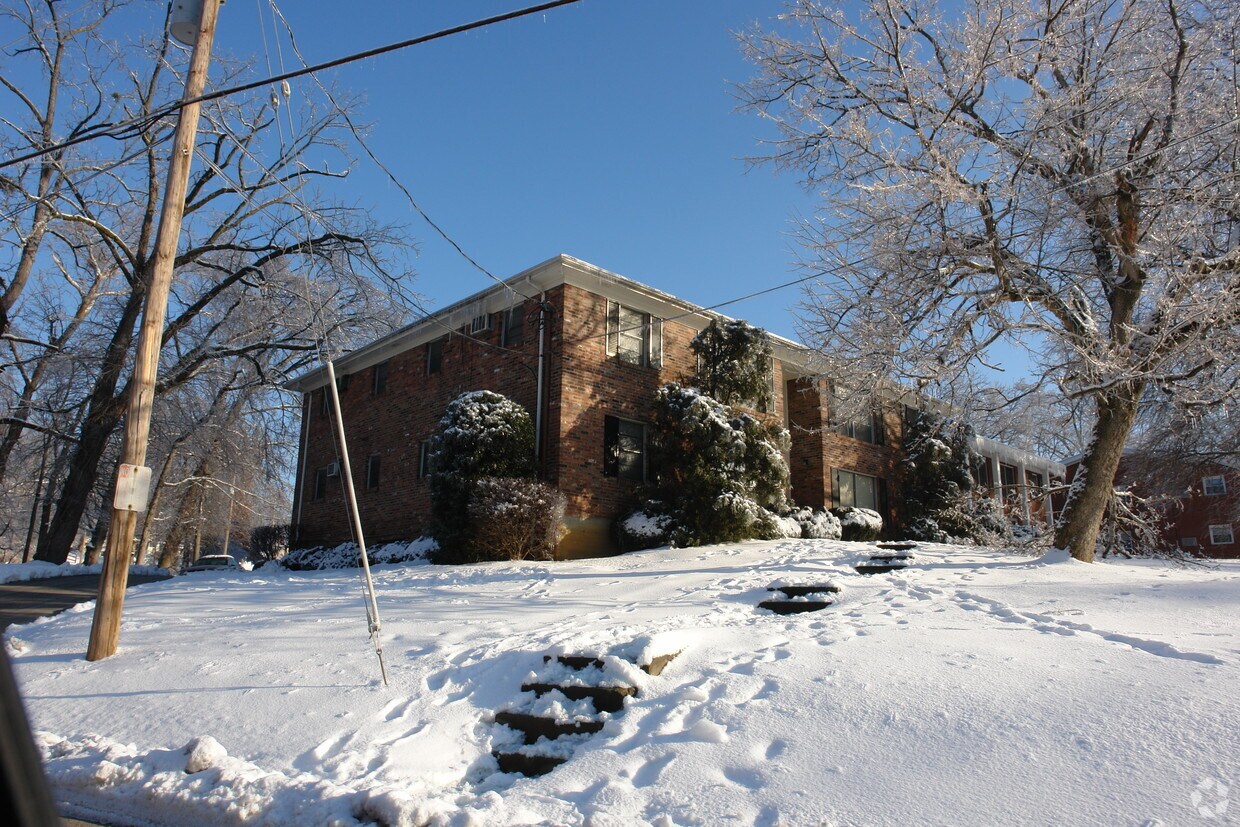 Primary Photo - 2705 Brownsboro Rd