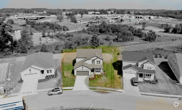 Building Photo - 1910 Hildebrand Ln