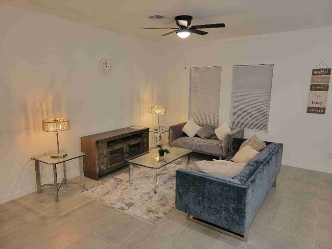 Photo - 2058 Derwent Dr House