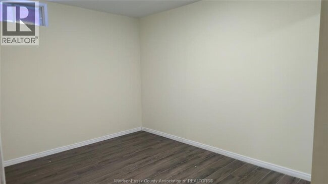 Building Photo - 135 WINCLARE Dr