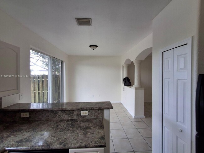 Foto del edificio - 2831 SE 15th Rd